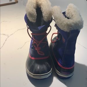 Barely worn - Girls size 3 Sorel Snow Boots